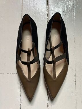 Magro Cardona EU Size 39 Pointed Toe Double T-Strap Flats